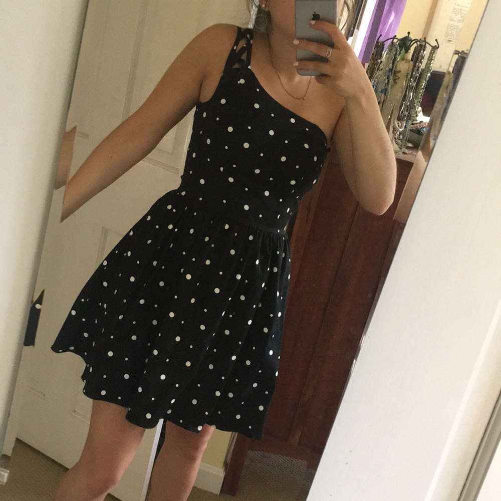 One shoulder contrast dress